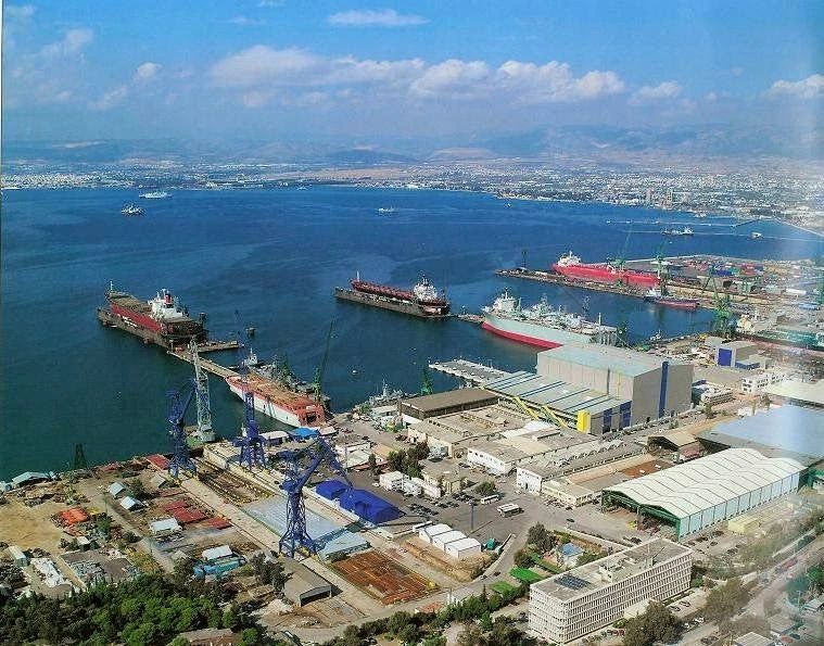 Ναυπηγεία Σκαραμαγκά: Πνίγηκαν στα χρέη – Δεν μπορούν να ανταγωνιστούν Τουρκία και Βουλγαρία!